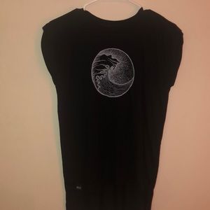 Black shirt